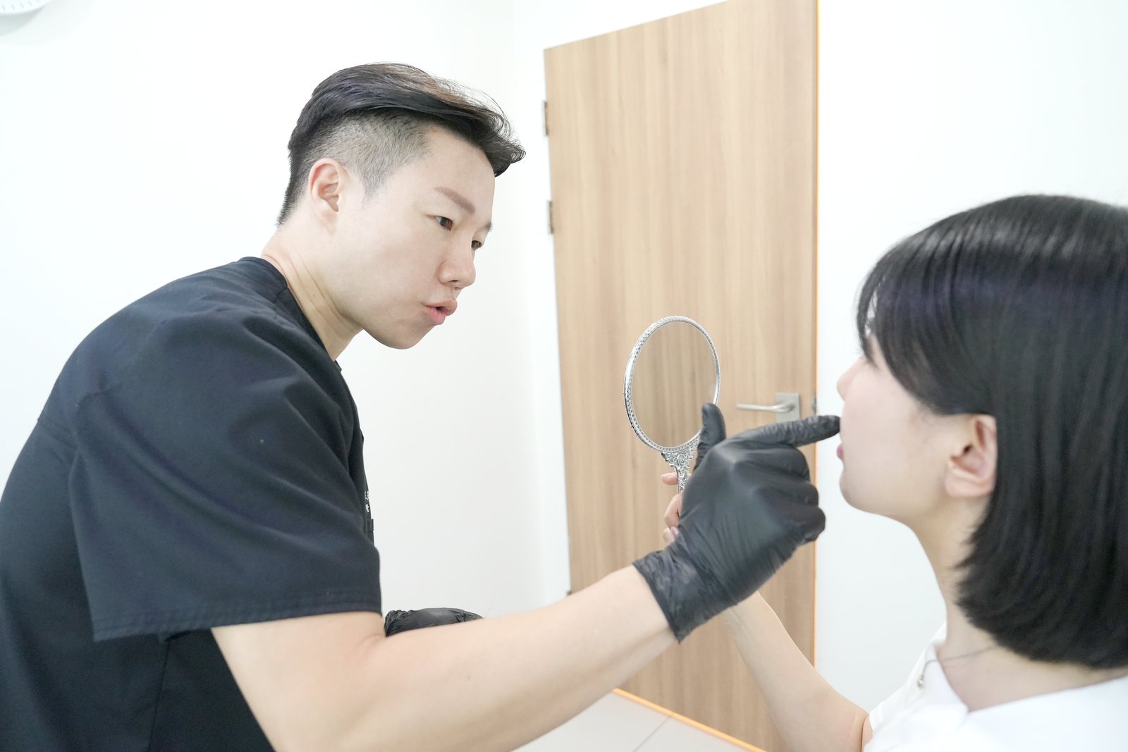 새로운봄의원 피부 진료 디테일 컷